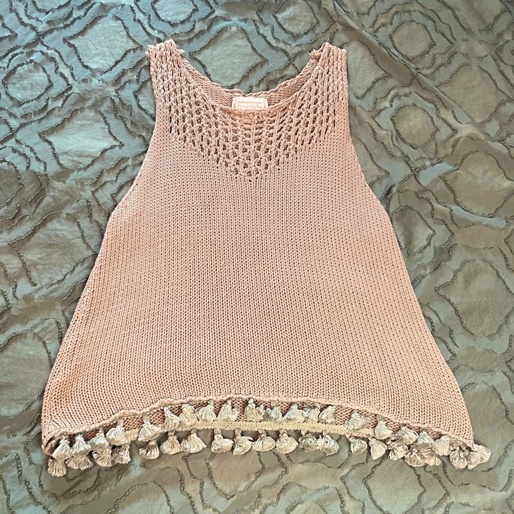 Cutest olive green crochet style tank top Size L Brand: Loverichie